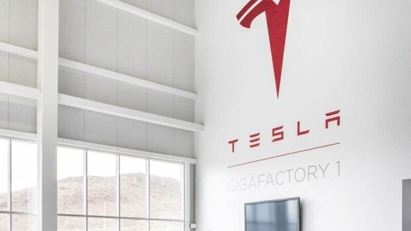 Tesla: a breve Musk annuncer&agrave; i piani per Tesla 2.0