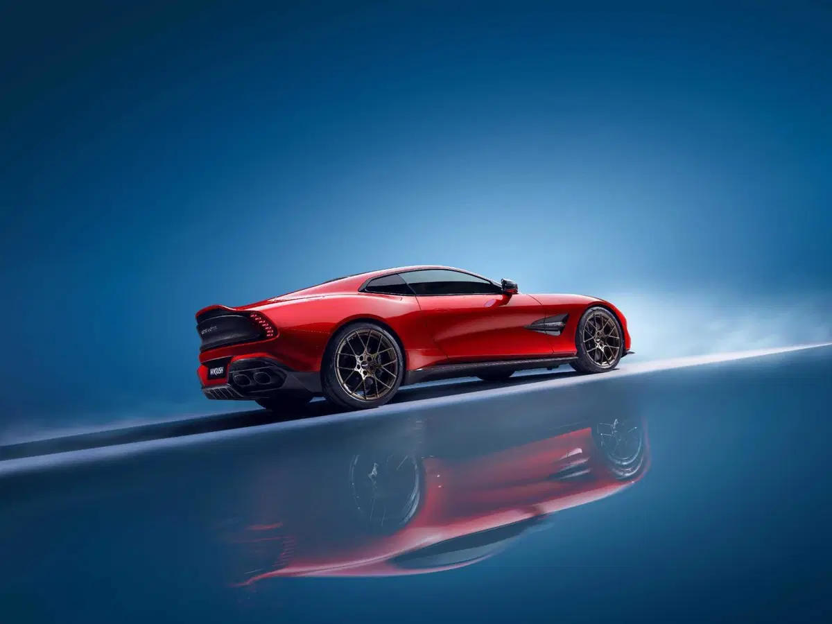 Aston Martin Vanquish: il ritorno dell'auto di James Bond più potente che mai col 12V  (5)