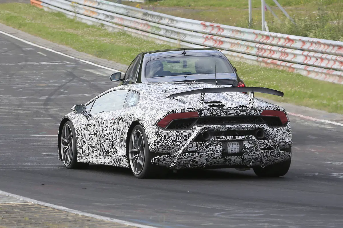 Lamborghini Huracàn Superleggera: ecco le foto spy (2)