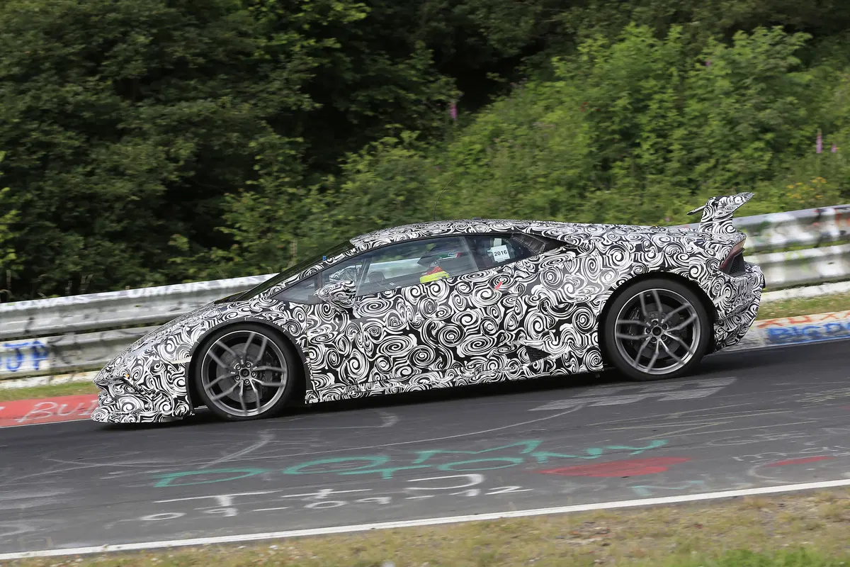 Lamborghini Huracàn Superleggera: ecco le foto spy (7)