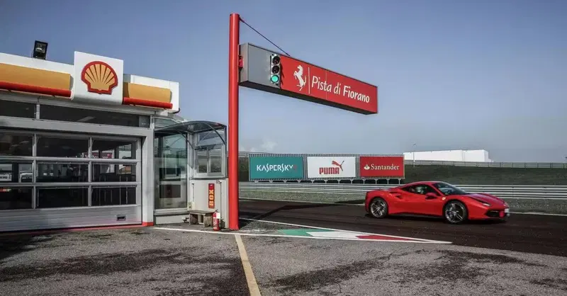 F1. Fiorano raddoppia: ecco il Fast Track Ferrari, un nuovo tracciato coperto per l'omologazione di nuove vetture di serie e i prototipi
