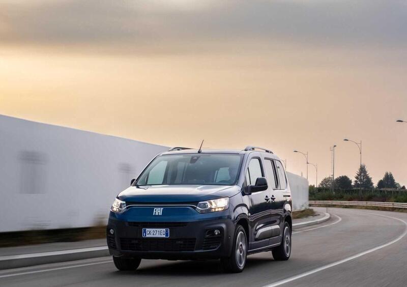 Fiat Doblò Passo Lungo (2024-->>) (2)