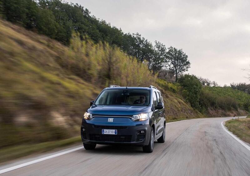 Fiat Doblò Passo Lungo (2024-->>) (3)