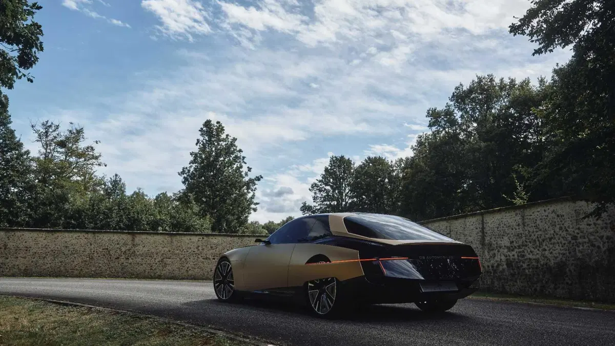 SM TRIBUTE: Il ritorno di un’icona di DS Automobiles (3)