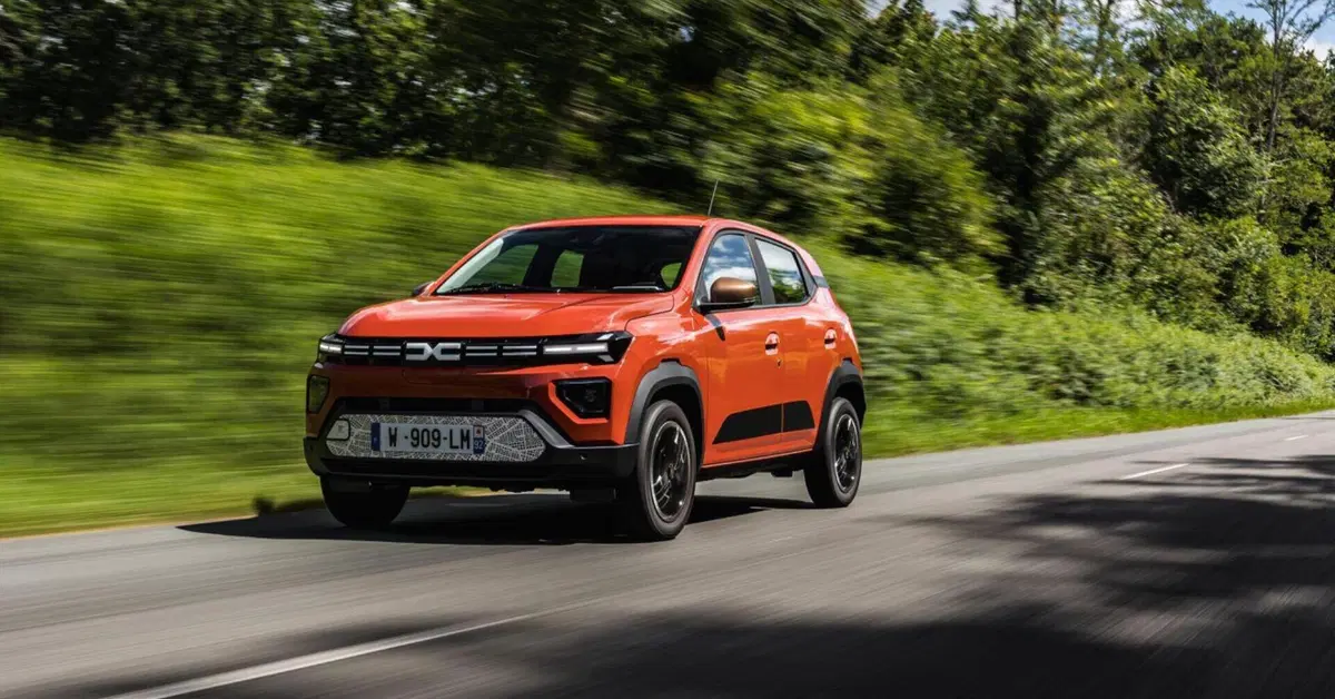 Dacia Spring 2025, a 17.900&euro; &egrave; l'elettrica pi&ugrave; furba? [Video]