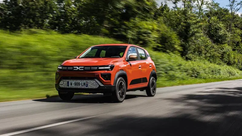 Dacia Spring 2025, a 17.900&euro; &egrave; l'elettrica pi&ugrave; furba? [Video]