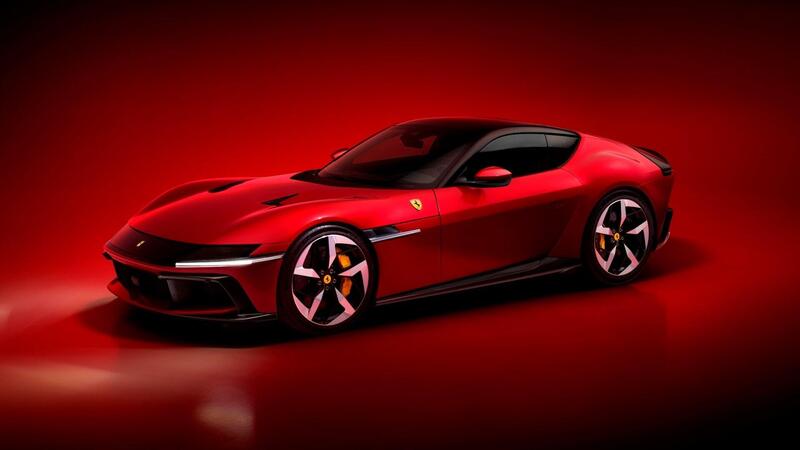 Nuova Ferrari 12Cilindri: scende in campo e ne ha una sola contro. Top e Flop