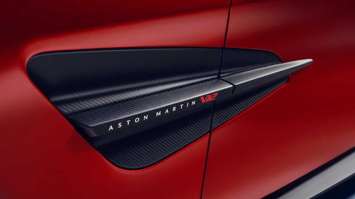 Aston Martin Vanquish (2024-->>) (18)