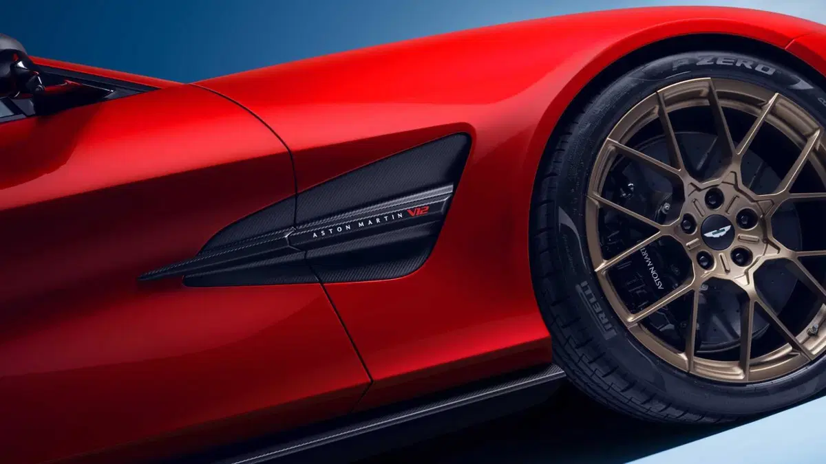 Aston Martin Vanquish (2024-->>) (19)
