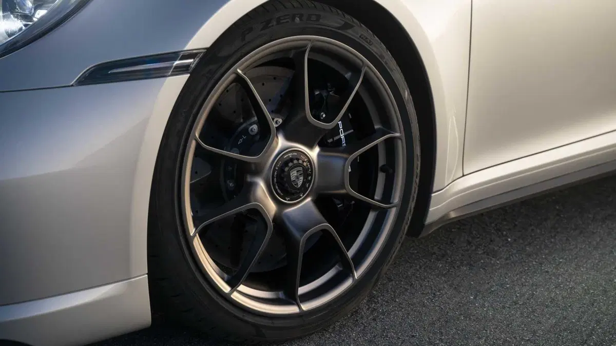 Porsche 911 Coupé 3.7 Turbo 50 Anni (9)