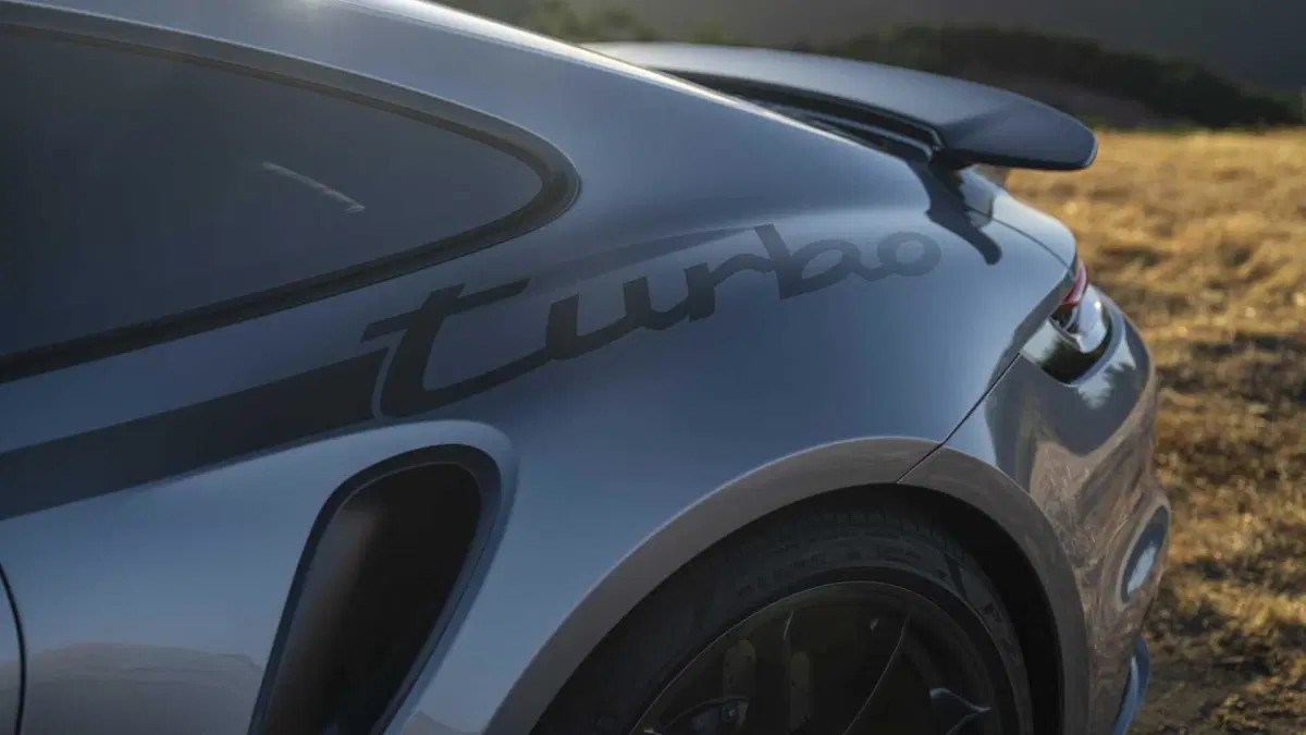Porsche 911 Coupé 3.7 Turbo 50 Anni (11)