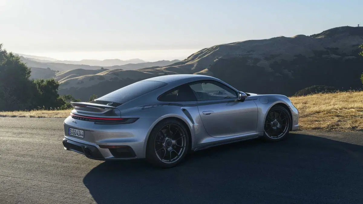 Porsche 911 Coupé 3.7 Turbo 50 Anni (3)