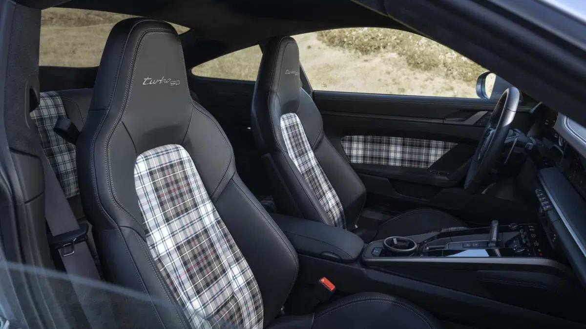 Porsche 911 Coupé 3.7 Turbo 50 Anni (7)