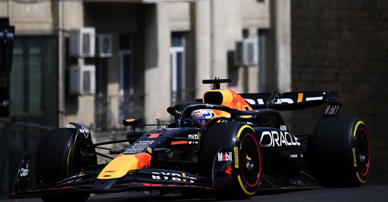 F1. GP Azerbaijan 2024: Verstappen comanda le FP1 di Baku e Leclerc nel muro: i risultati completi