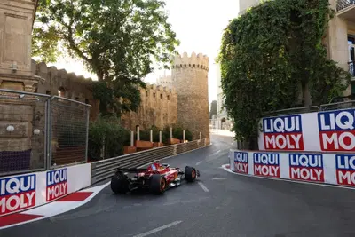 F1. Giornata imperfetta per la Ferrari nelle libere di Baku: "Incidente e problema allo sterzo, ma il passo &egrave; buono"