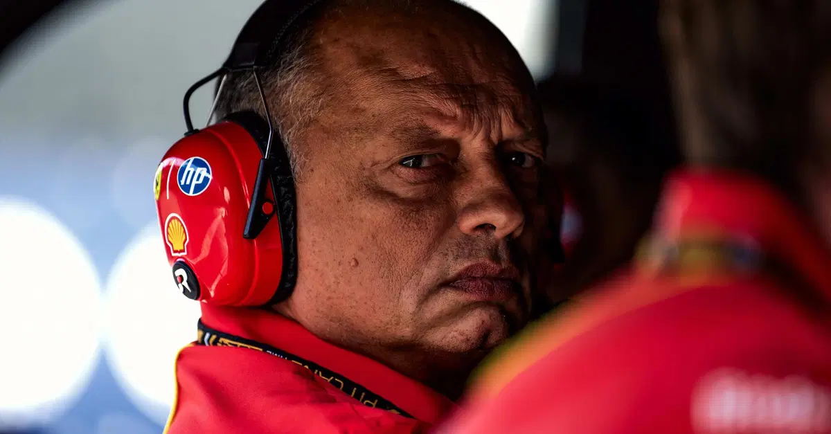F1. GP Baku, Rammarico per Vasseur: "Un peccato l'incidente di Sainz. Leclerc ha sbagliato l'approccio"