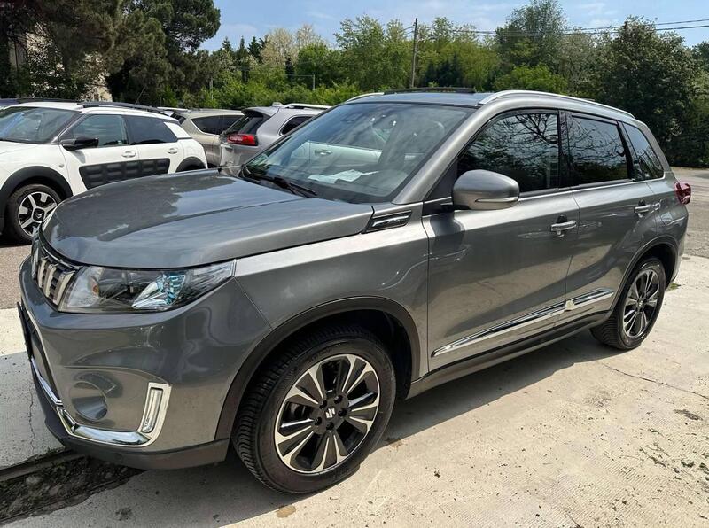 Suzuki Vitara 1.0 Boosterjet A/T 4WD AllGrip Starview del 2018 usata a Assago