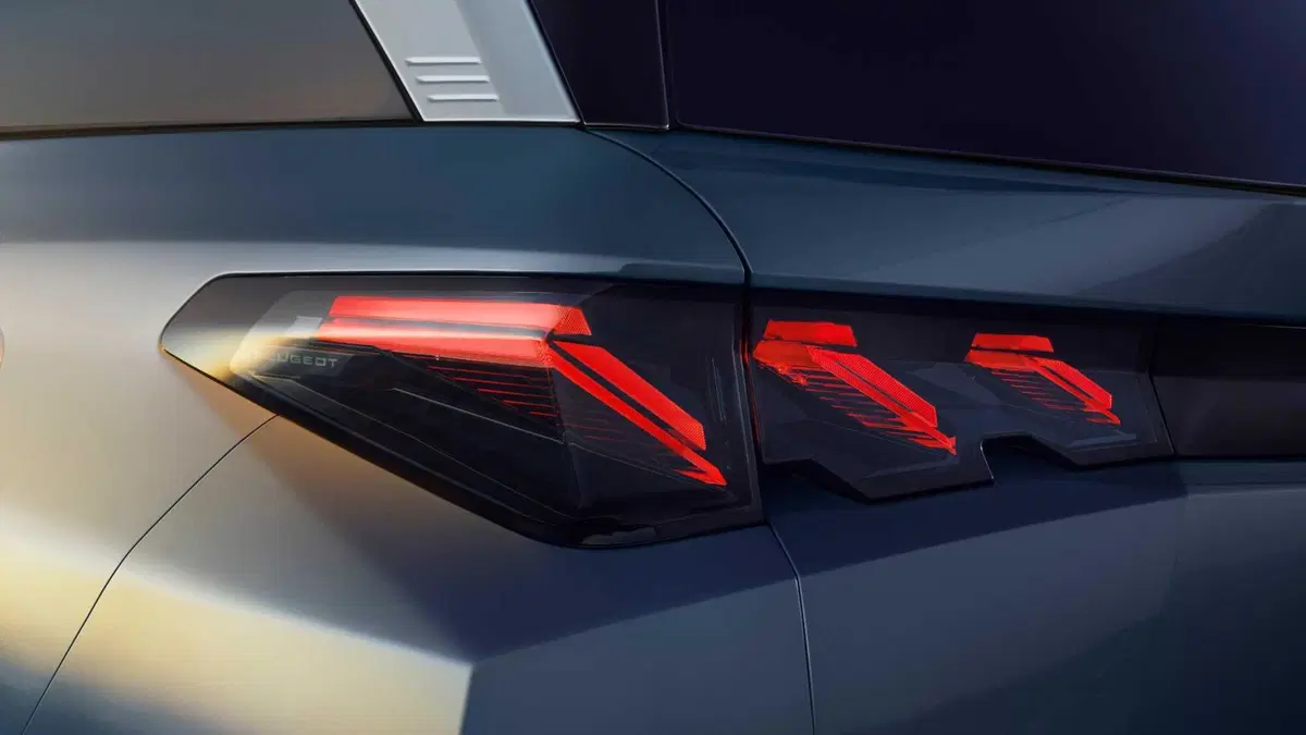 Peugeot 5008 (2024-->>) (19)