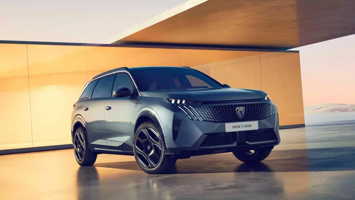 Peugeot 5008 1.6 phev Allure Business 225cv (195) 7p.ti e-dcs7