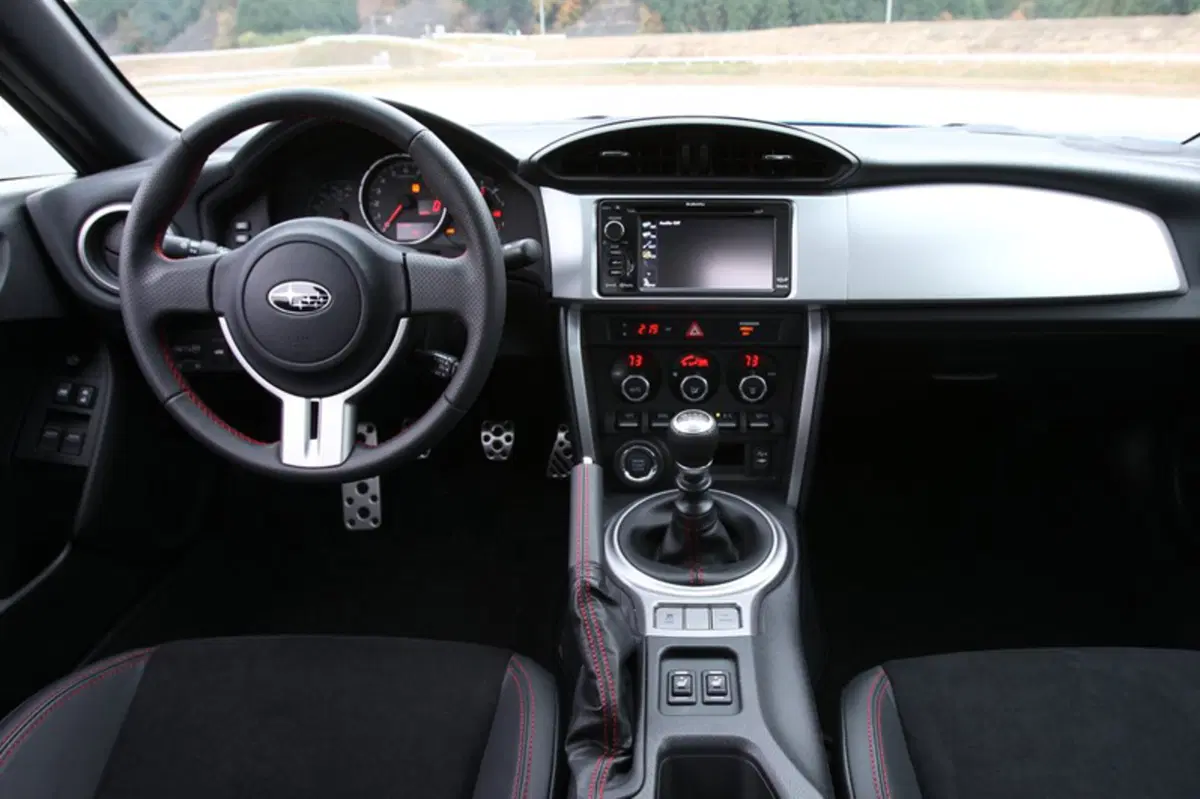 Subaru BRZ 2.0i 6mt (15)