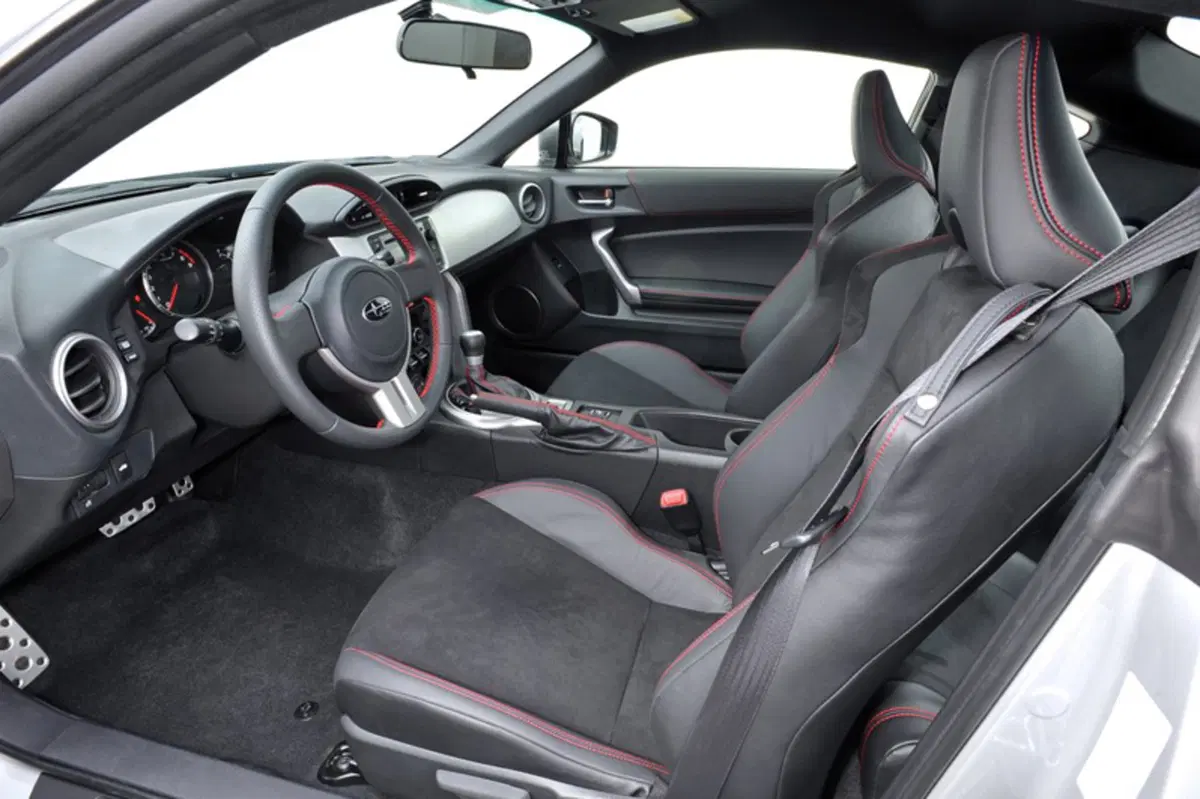 Subaru BRZ 2.0i 6mt (16)