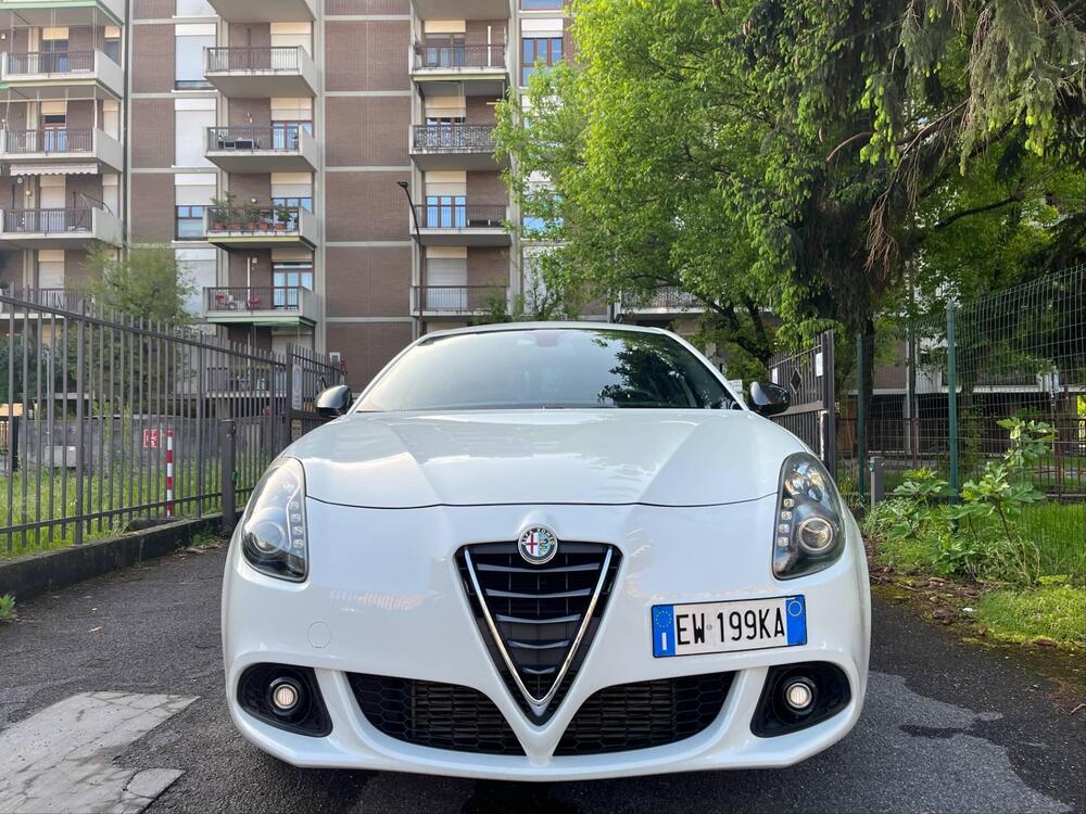 Alfa Romeo Giulietta usata a Bergamo (5)