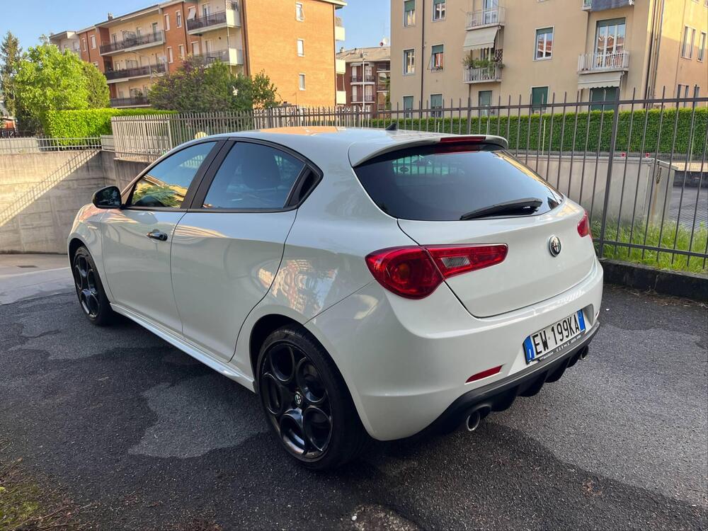 Alfa Romeo Giulietta usata a Bergamo (3)