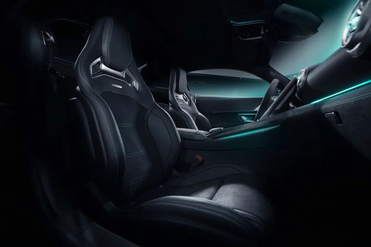 Mercedes AMG GT 63 Pro Plus: la versione speciale in livrea F1 (9)