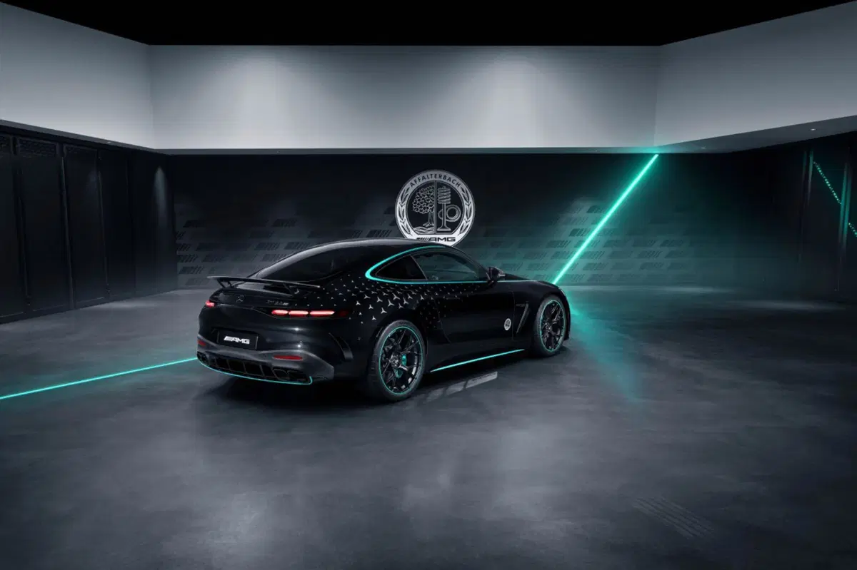 Mercedes AMG GT 63 Pro Plus: la versione speciale in livrea F1 (2)