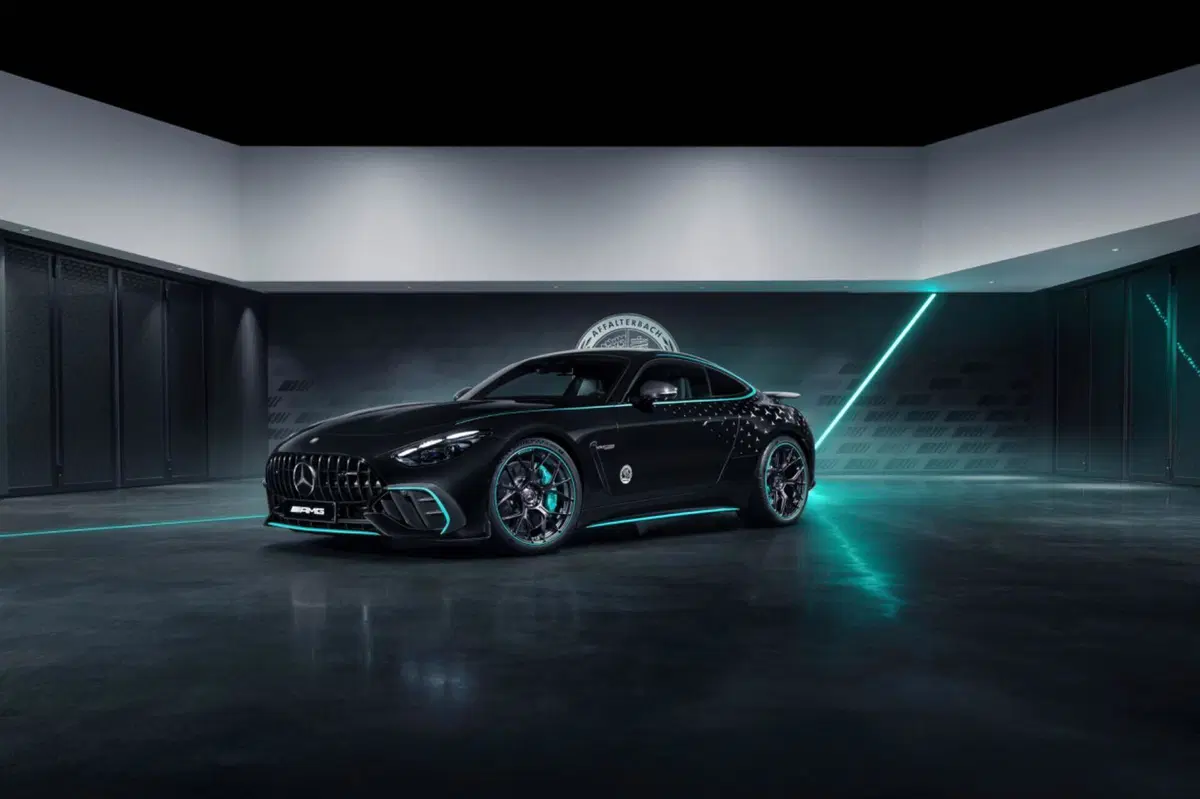 Mercedes AMG GT 63 Pro Plus: la versione speciale in livrea F1 (3)