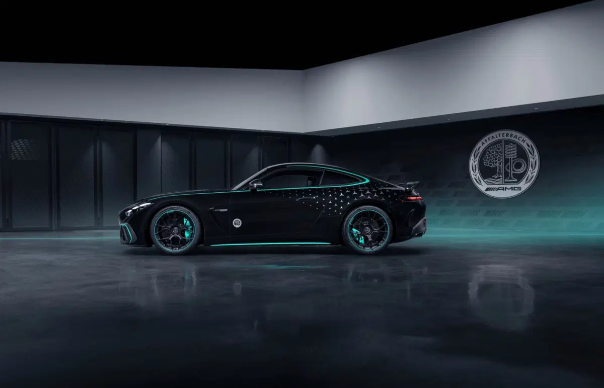 Mercedes AMG GT 63 Pro Plus: la versione speciale in livrea F1 (8)