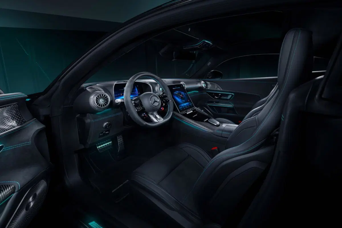 Mercedes AMG GT 63 Pro Plus: la versione speciale in livrea F1 (10)