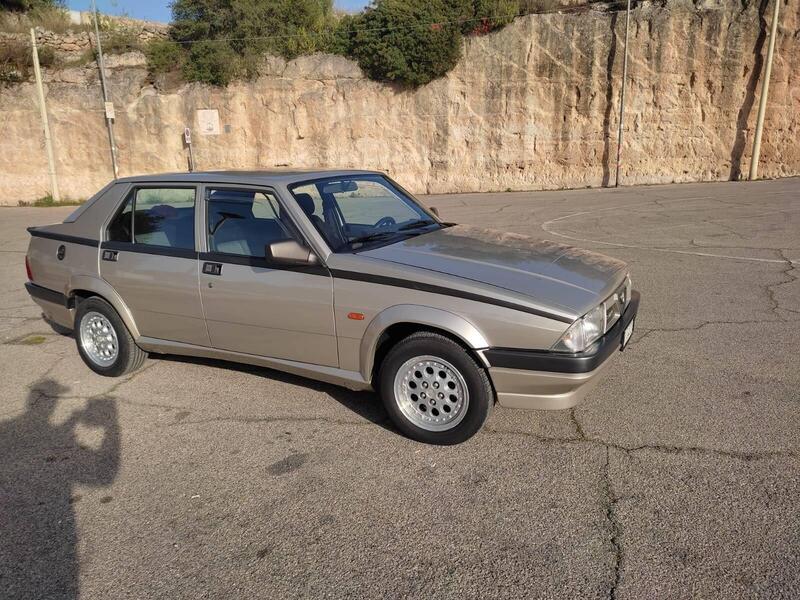 Alfa Romeo Twin Sparkd&#039;epoca del 1991 a Massafra