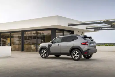 Dacia Duster: porte aperte in concessionaria, com'&egrave; fatto da vicino [VIDEO]