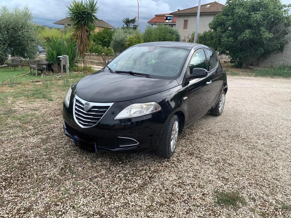 Lancia Ypsilon usata a Ascoli Piceno (9)