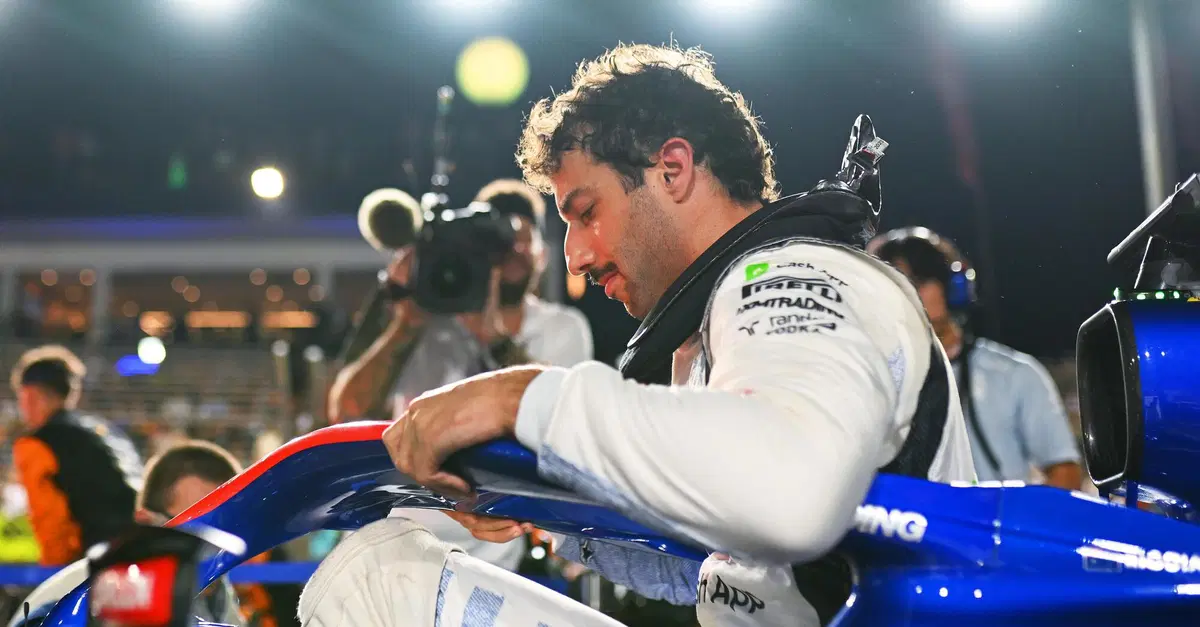 F1. GP Singapore, Ricciardo e il regalo d'addio a Verstappen con il punto addizionale strappato a Norris: "Grazie Daniel"