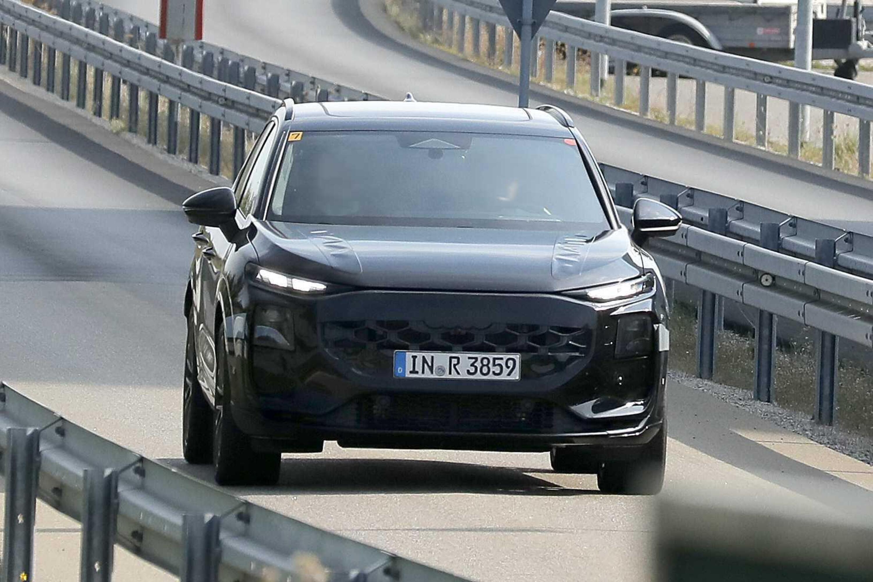 Audi Q3 la terza generazione è in arrivo nel 2025 Foto Spia News Automoto.it
