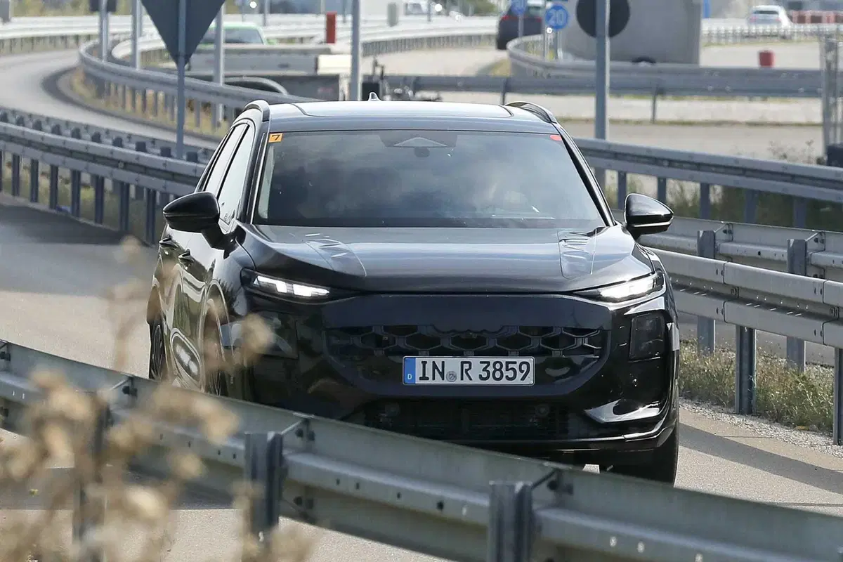 Audi Q3: la terza generazione è in arrivo nel 2025 | Foto Spia  (2)