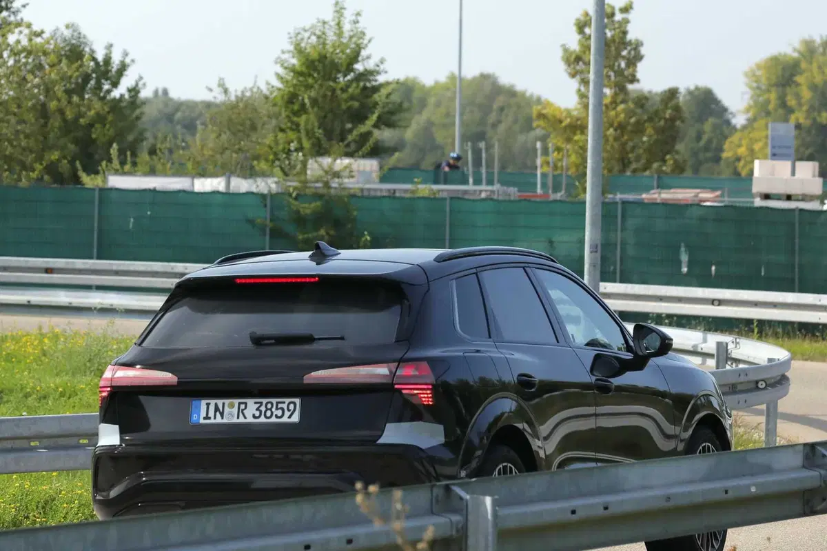 Audi Q3: la terza generazione è in arrivo nel 2025 | Foto Spia  (8)