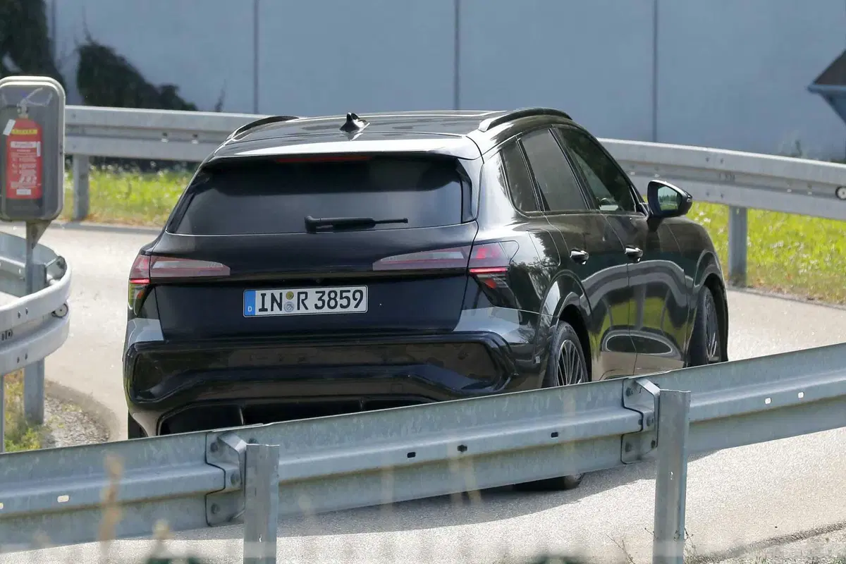 Audi Q3: la terza generazione è in arrivo nel 2025 | Foto Spia  (9)
