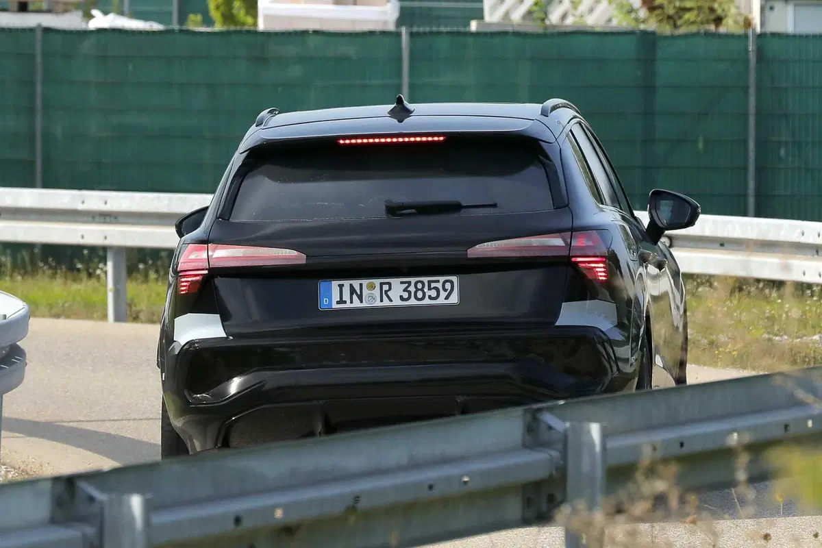 Audi Q3: la terza generazione è in arrivo nel 2025 | Foto Spia  (10)