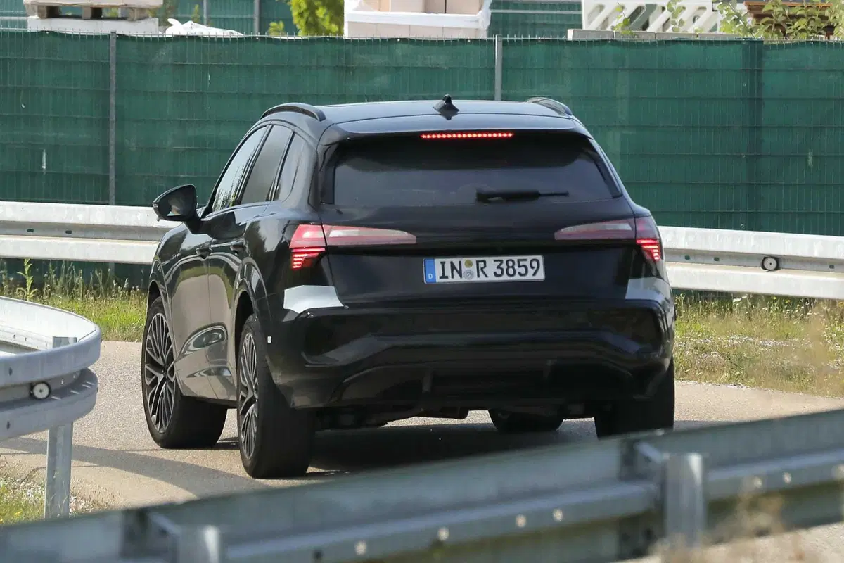Audi Q3: la terza generazione è in arrivo nel 2025 | Foto Spia  (11)