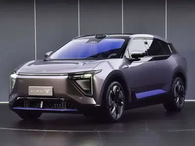 HiPhi "ruba" il nome a Tesla: quest'auto elettrica si chiama Y 