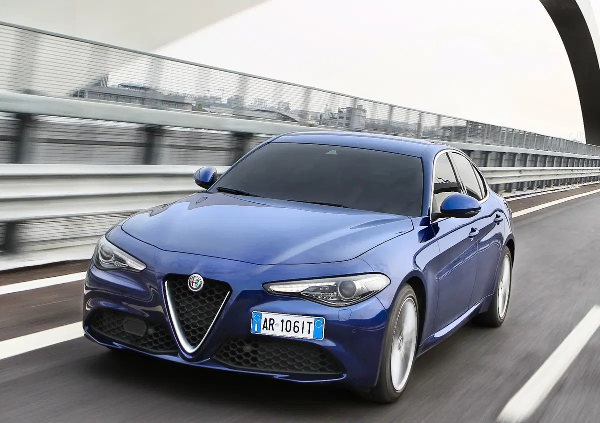 Alfa Romeo Giulia: ferie ridotte agli operai a causa dei troppi ordini da evadere