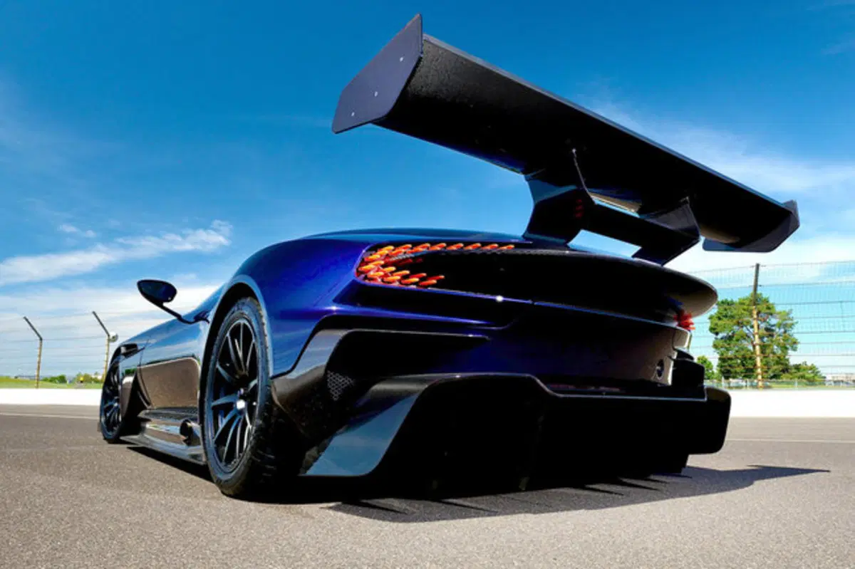 Aston Martin Vulcan: all'asta l'esemplare numero 11 (3)