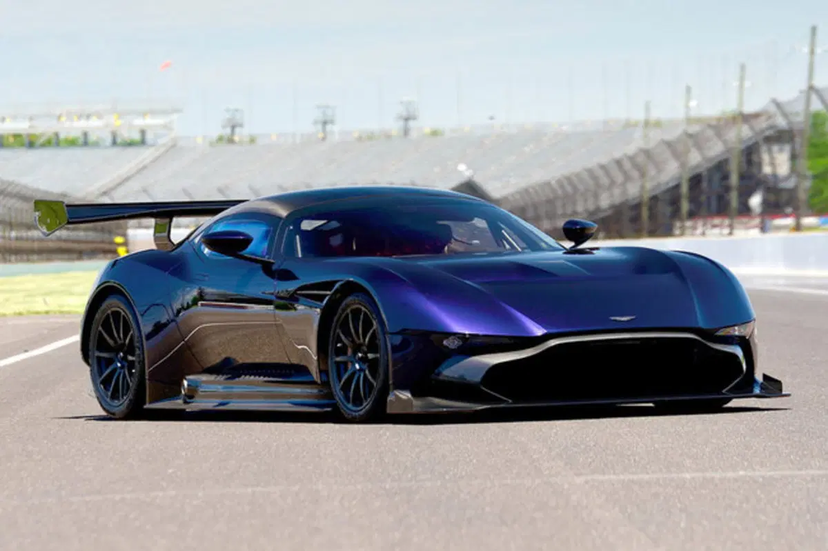 Aston Martin Vulcan: all'asta l'esemplare numero 11 (8)