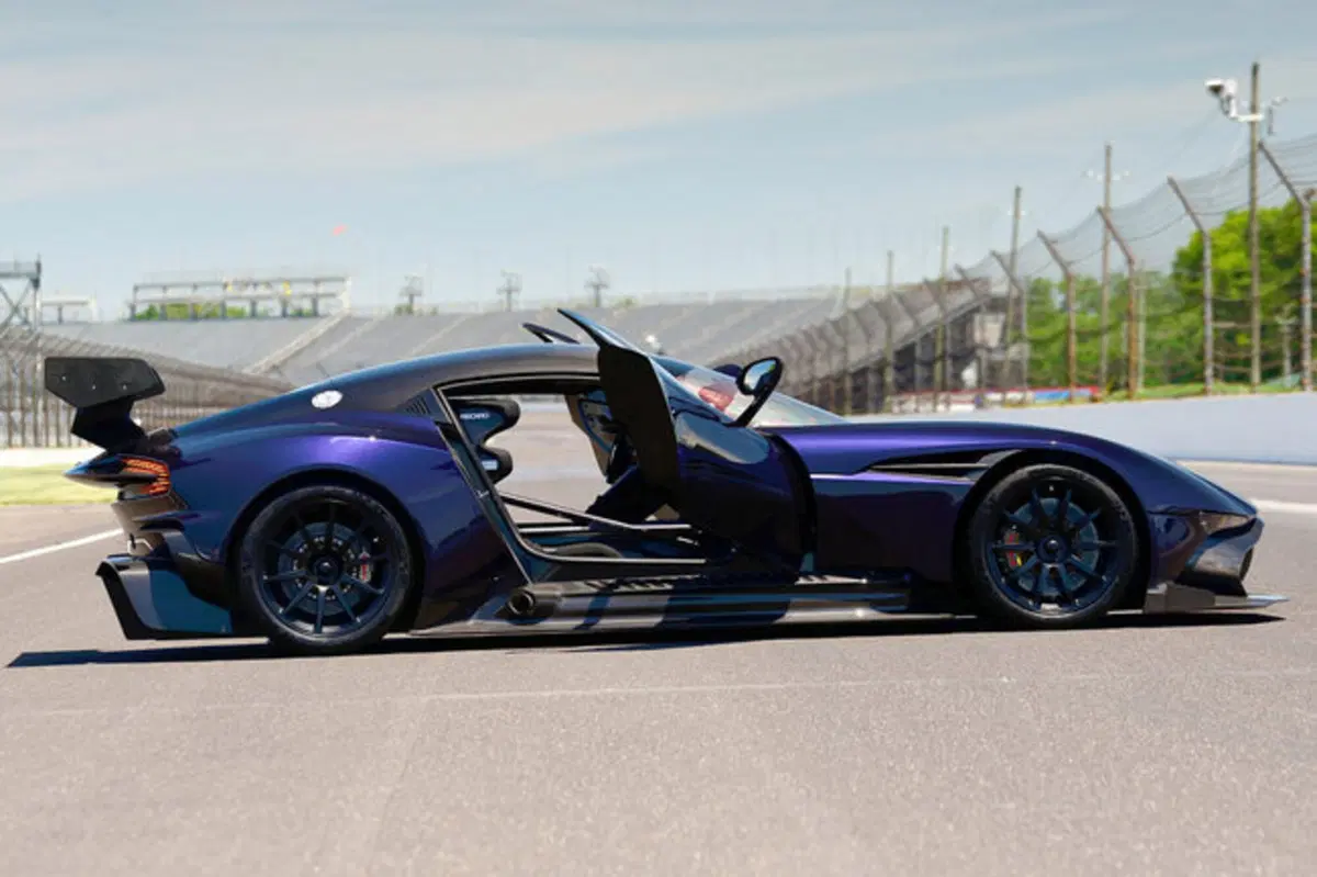 Aston Martin Vulcan: all'asta l'esemplare numero 11 (5)