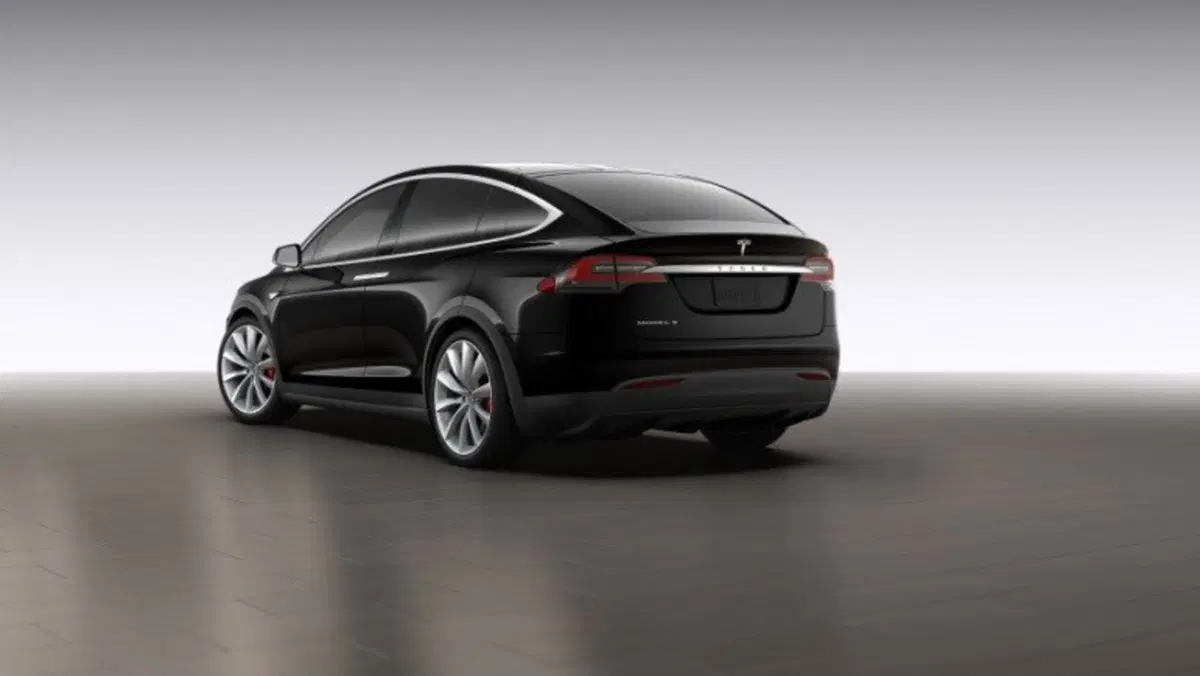 Tesla Model X, svelata la nuova crossover elettrica californiana (2)