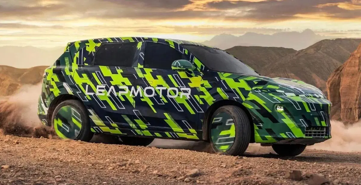Leapmotor B10: nuovo suv in arrivo a Parigi 2024, elettrica e ibrida (2)
