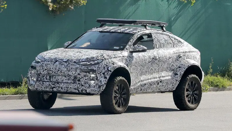 Audi Q6 e-tron Sportback: preparativi per una versione Dakar? [FOTO SPIA]
